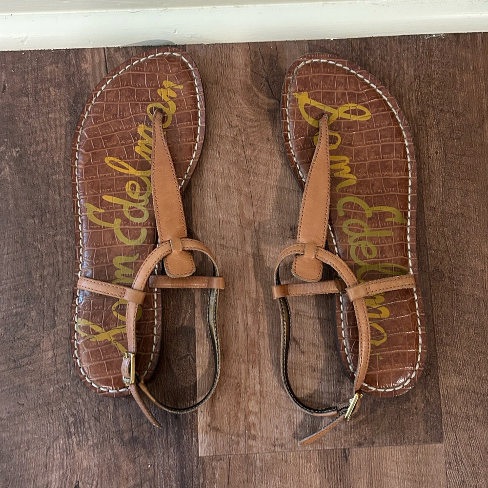 Sam Edelman Gigi Flat Sandals - Kona